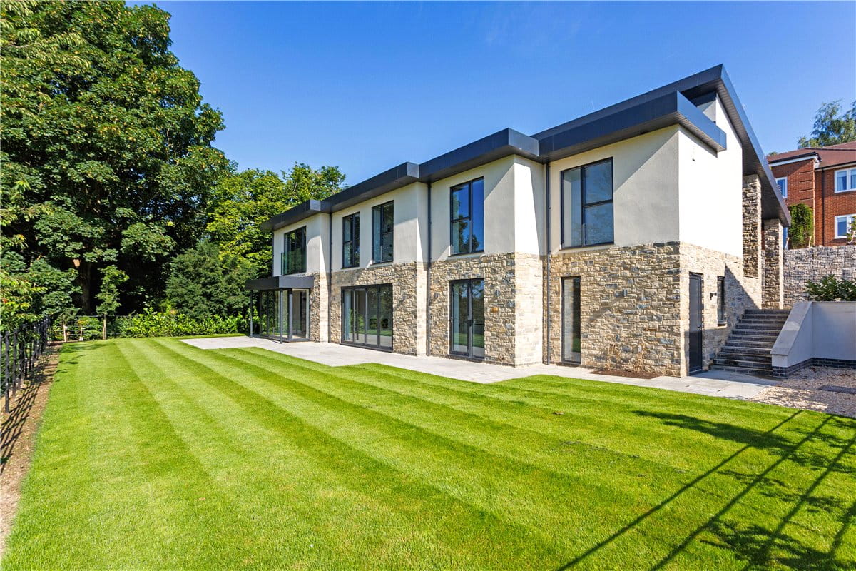 4 bedroom house, Speen Lane, Newbury RG14 - Available