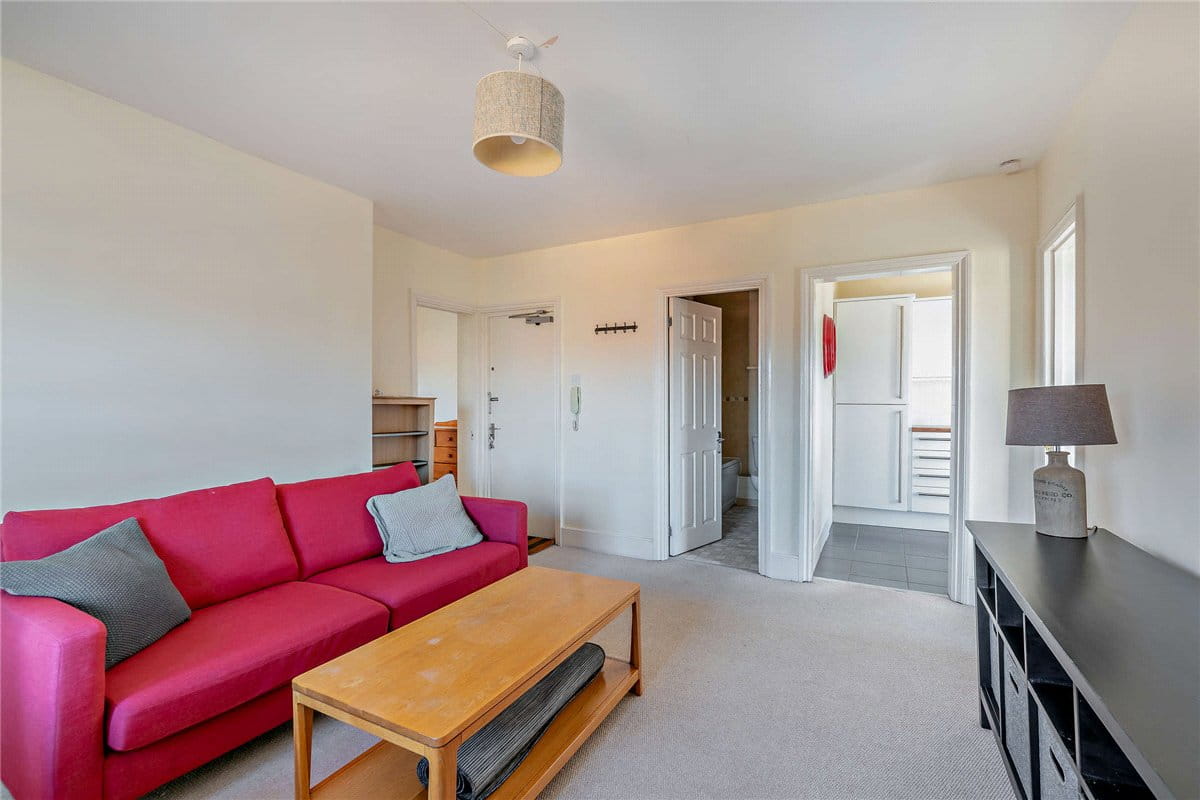 1 bedroom flat, London Road, Newbury RG14 - Available