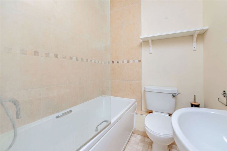 1 bedroom flat, London Road, Newbury RG14 - Available