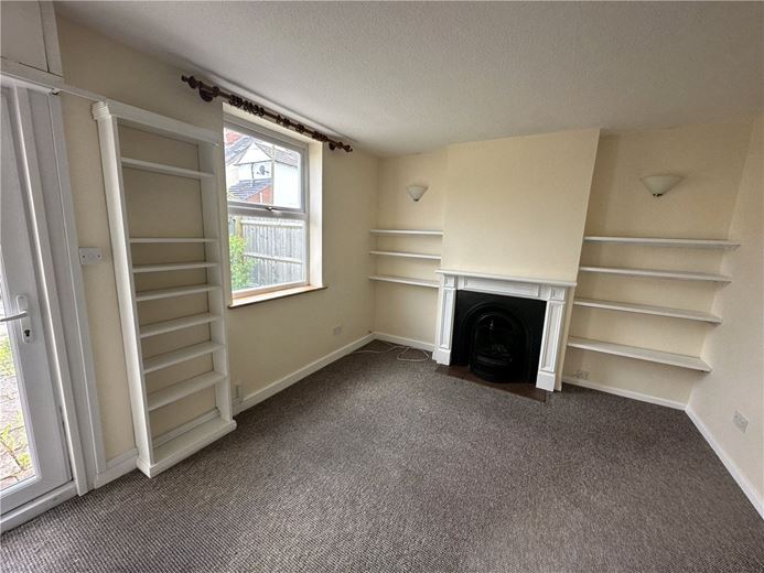 2 bedroom house, Shrewsbury Terrace, Buckingham Road RG14 - Available