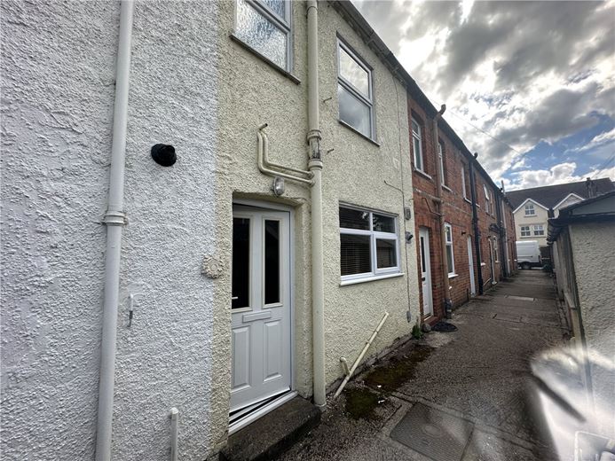 2 bedroom house, Shrewsbury Terrace, Buckingham Road RG14 - Available