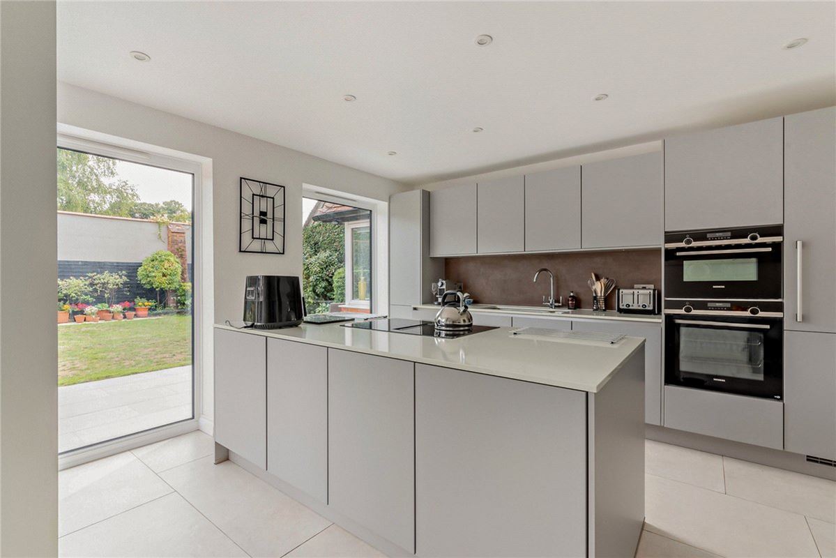 4 bedroom house, The Rookery, Peasemore RG20 - Sold