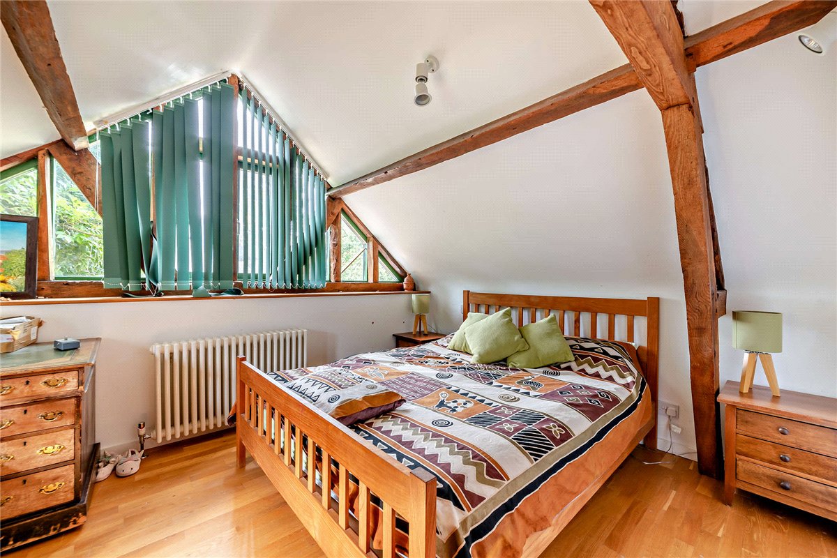 6 bedroom house, Brightwalton, Newbury RG20 - Available