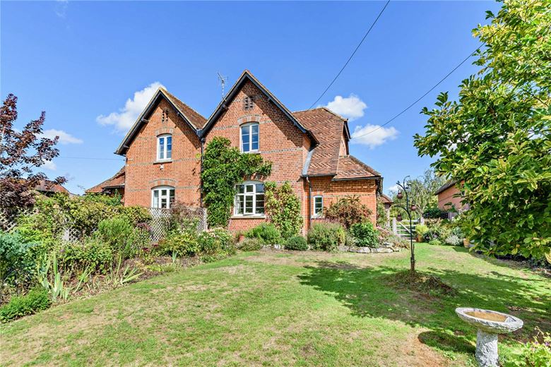 3 bedroom cottage, Hyde End Lane, Brimpton RG7 - Available