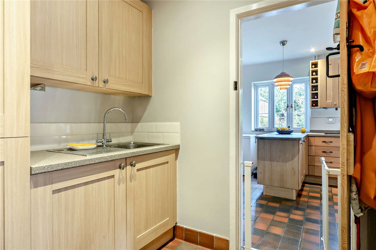 3 bedroom cottage, Hyde End Lane, Brimpton RG7 - Sold STC