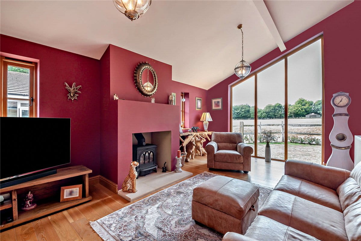 4 bedroom bungalow, Peasemore, Newbury RG20 - Available