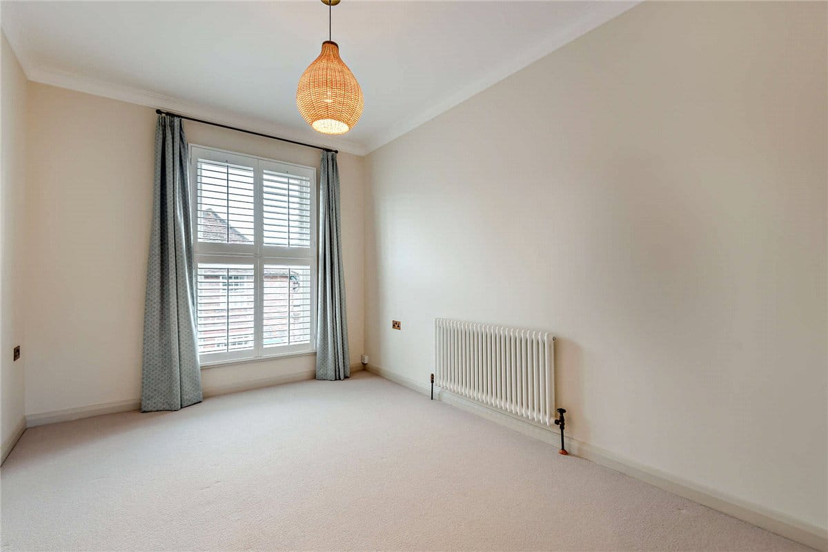 3 bedroom house, Phoenix Court, Kingsclere RG20 - Available