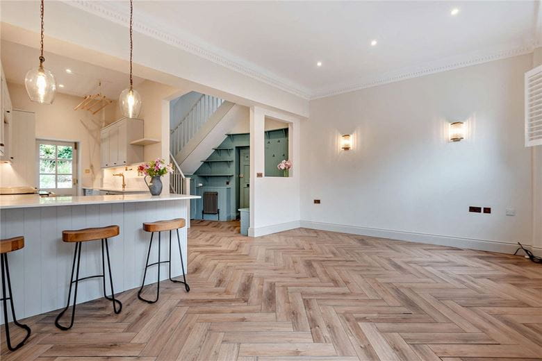 3 bedroom house, Phoenix Court, Kingsclere RG20 - Available