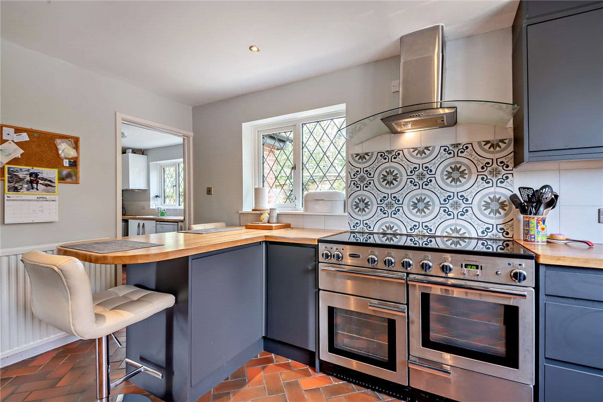 4 bedroom house, Oxford Road, Donnington RG14 - Available