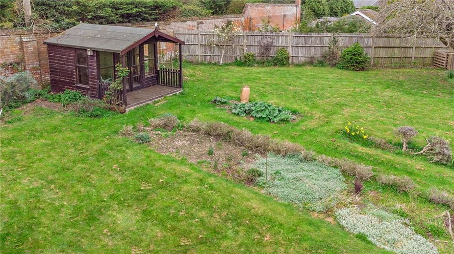 8 bedroom house, Yattendon Road, Hermitage RG18 - Available