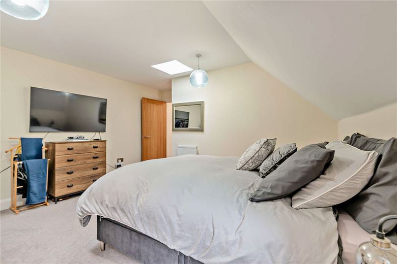 2 bedroom flat, The Dolmans, Shaw RG14 - Available