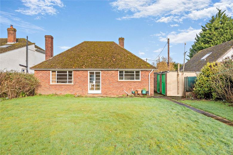 2 bedroom bungalow, Crookham Common Road, Crookham RG19 - Available