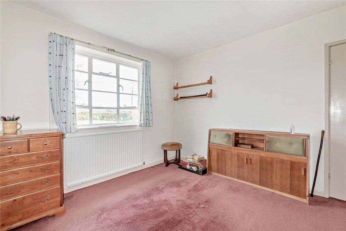 2 bedroom bungalow, Crookham Common Road, Crookham RG19 - Available