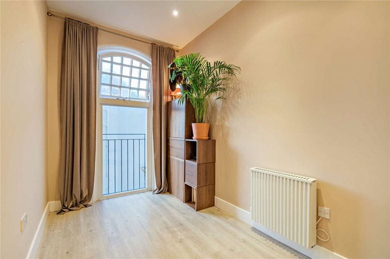 2 bedroom flat, Craven Road, Newbury RG14 - Available