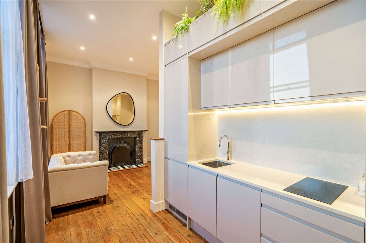 2 bedroom flat, Craven Road, Newbury RG14 - Available