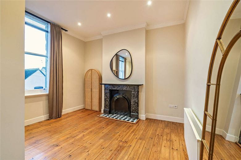 2 bedroom flat, Craven Road, Newbury RG14 - Available