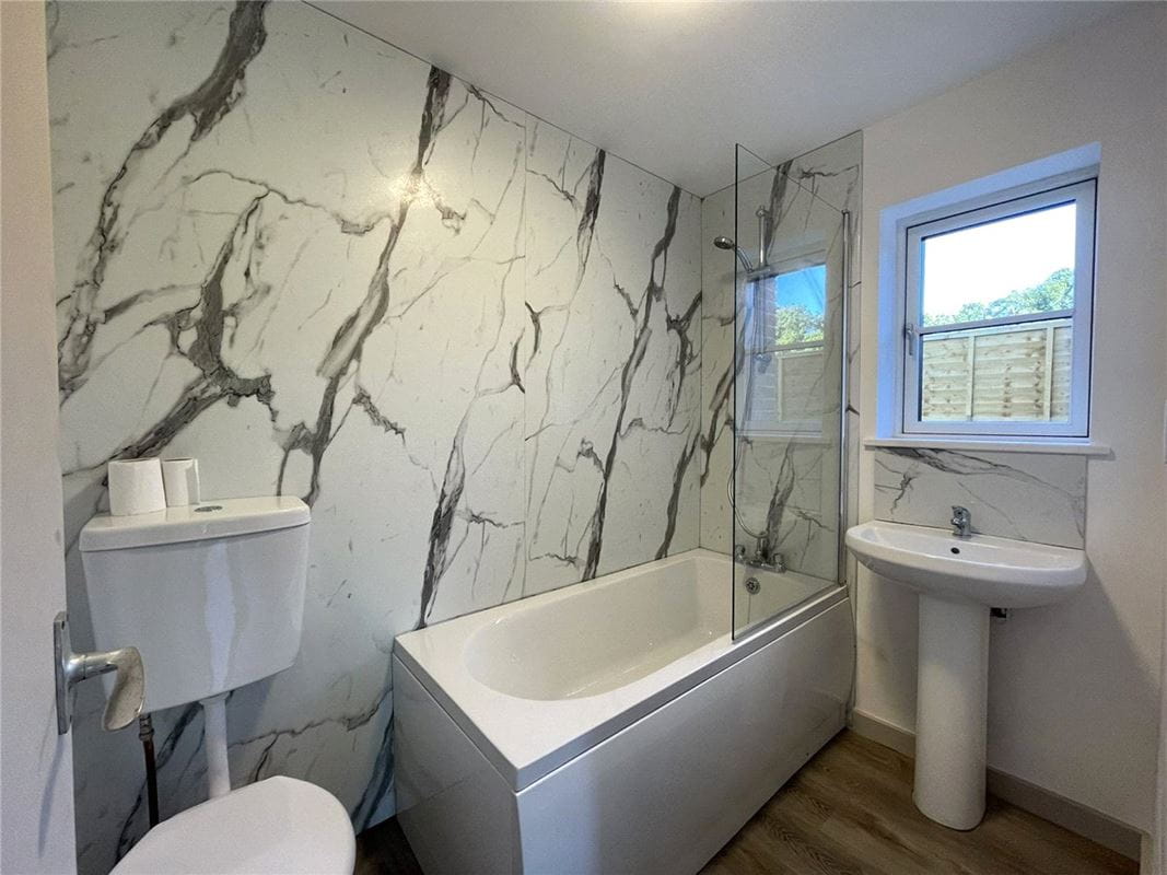 3 bedroom cottage, Enborne Street, Enborne RG14 - Sold STC