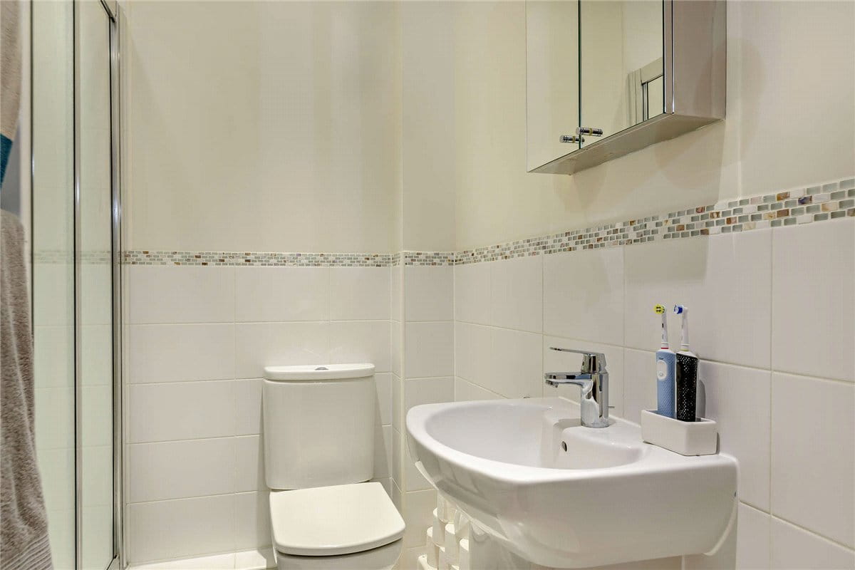 2 bedroom flat, West Street, Newbury RG14 - Available