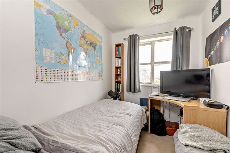 3 bedroom house, Meadowsweet Close, Thatcham RG18 - Available