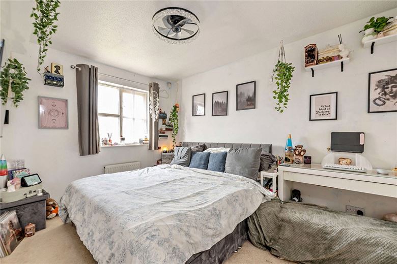 3 bedroom house, Meadowsweet Close, Thatcham RG18 - Available