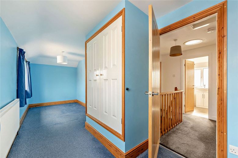 4 bedroom house, Sagecroft Road, Thatcham RG18 - Available