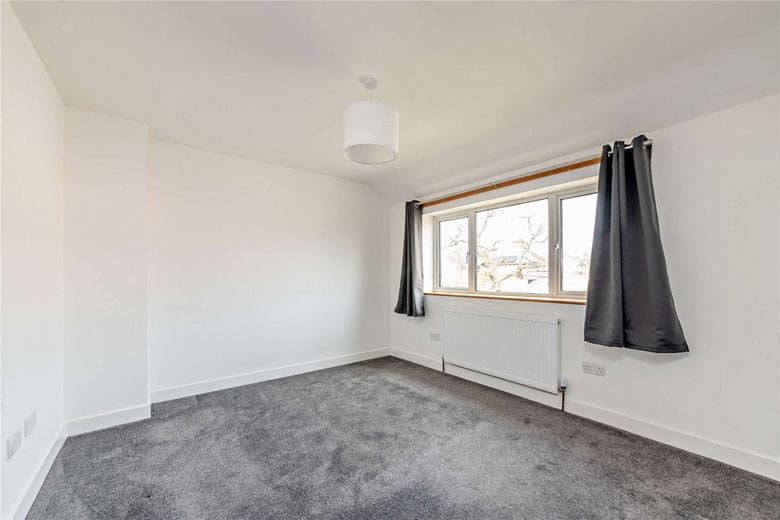 4 bedroom house, Sagecroft Road, Thatcham RG18 - Available