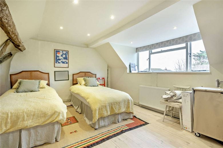 4 bedroom house, George Street, Kingsclere RG20 - Sold STC