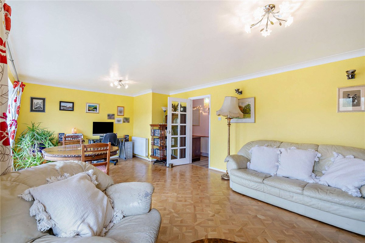 3 bedroom bungalow, Downs Close, Eastbury RG17 - Available