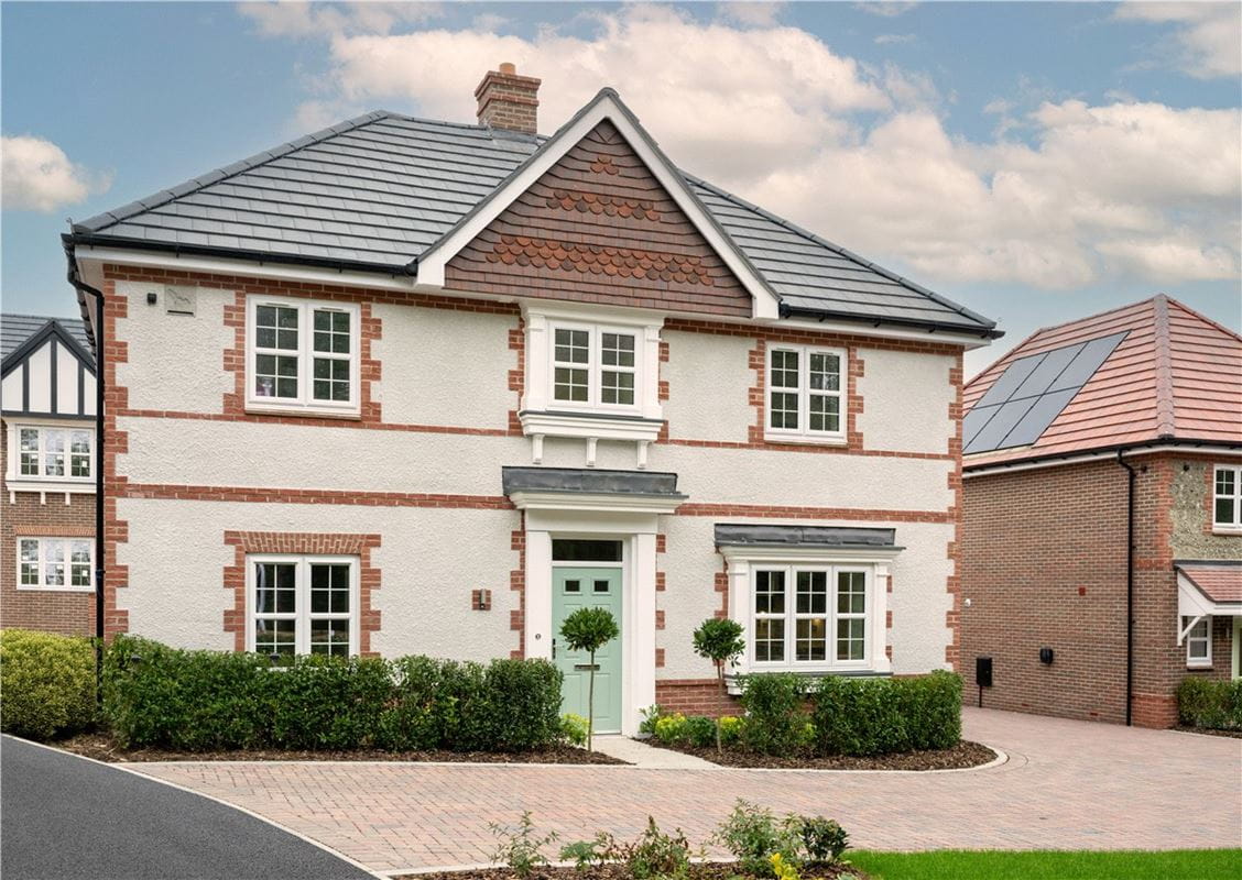 4 bedroom house, Bishops Green, Newbury RG20 - Available