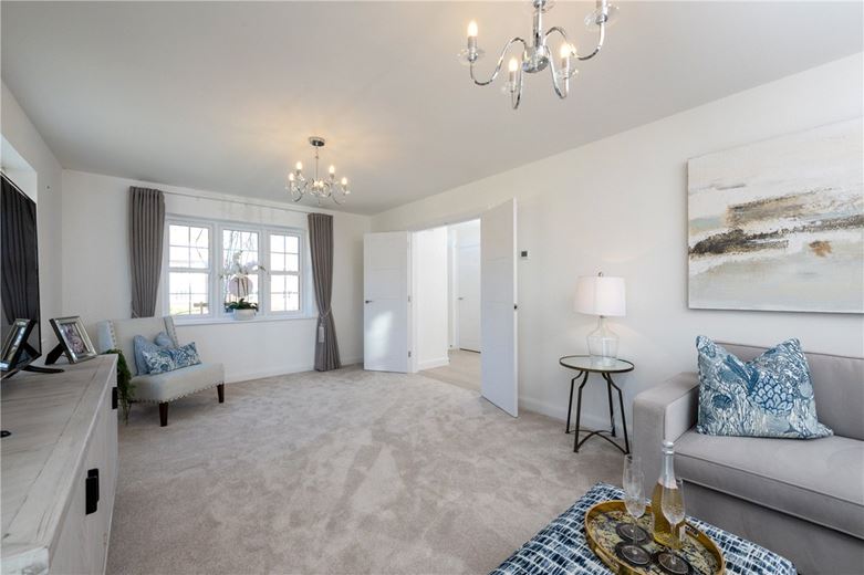 4 bedroom house, Princess Gardens, Bishops Green RG20 - Available