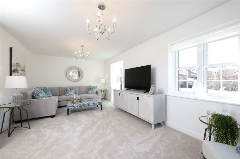 4 bedroom house, Princess Gardens, Bishops Green RG20 - Available