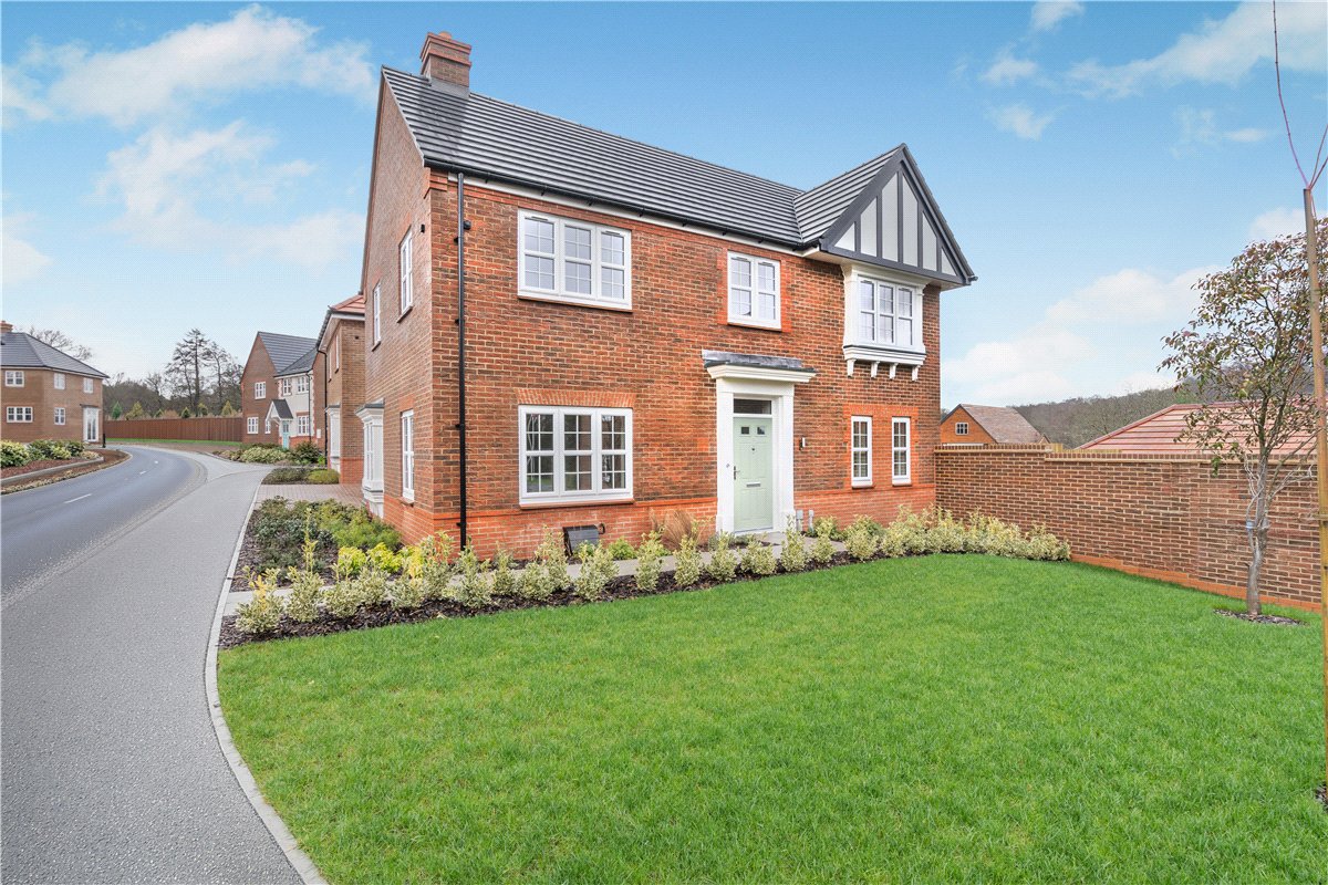 4 bedroom house, Princess Gardens, Bishops Green RG20 - Available