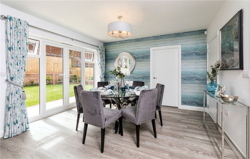 4 bedroom house, Princess Gardens, Bishops Green RG20 - Available