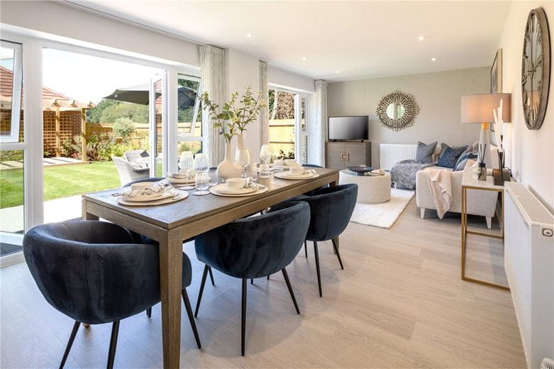 5 bedroom house, Princess Gardens, Bishops Green RG20 - Available