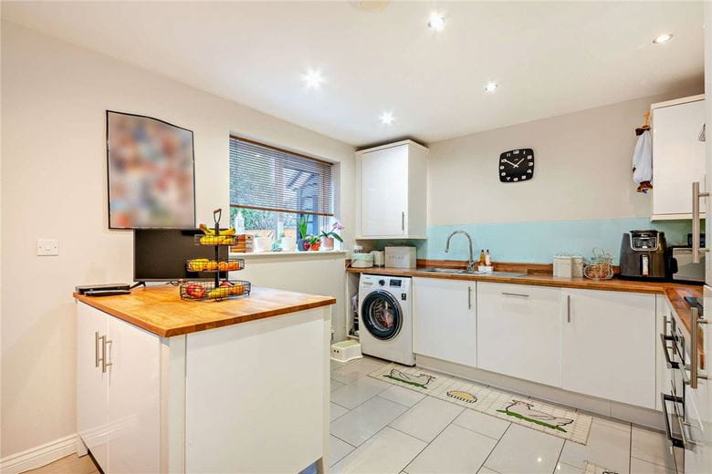 3 bedroom house, Blake Road, Hermitage RG18 - Available