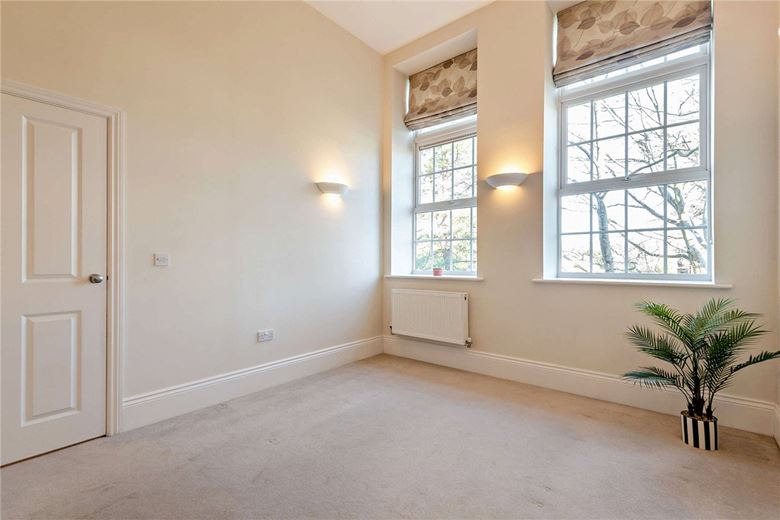 1 bedroom flat, Ireland Drive, Newbury RG14 - Available