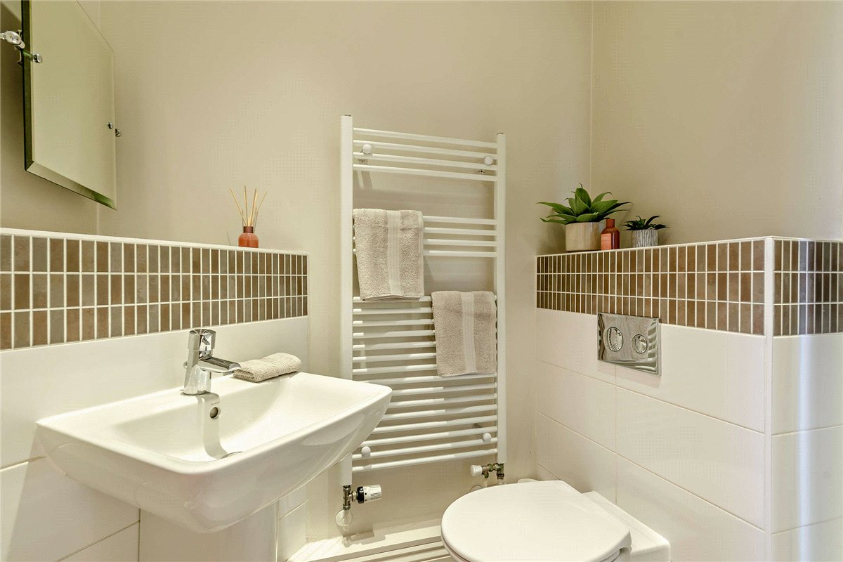 1 bedroom flat, Ireland Drive, Newbury RG14 - Available