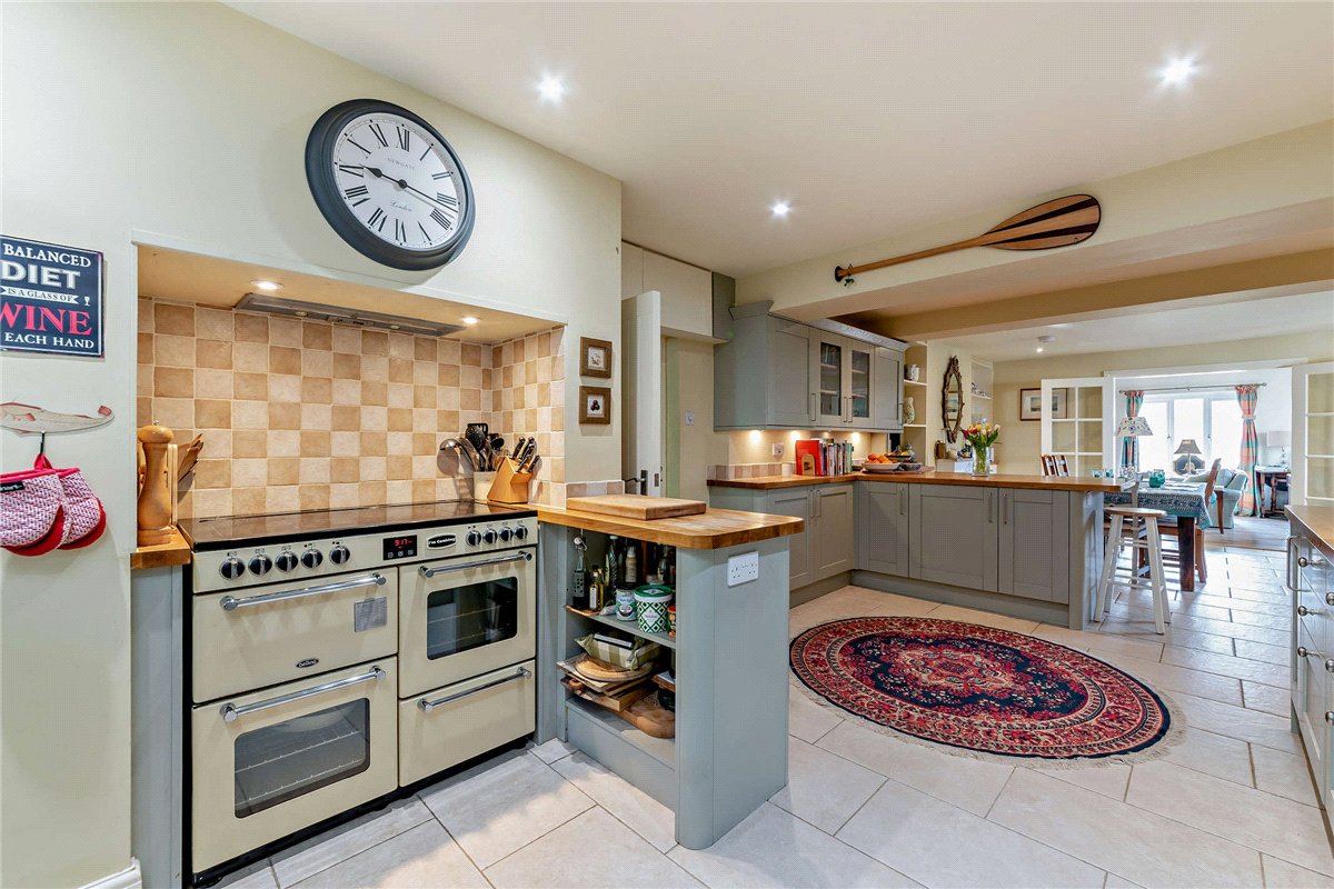 5 bedroom house, Burys Bank Road, Crookham Common RG19 - Available