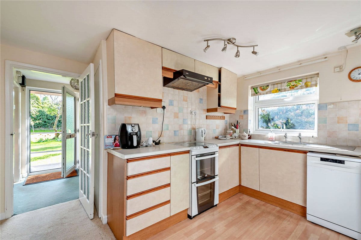 3 bedroom house, Pennys Hatch, Kingsclere RG20 - Sold STC