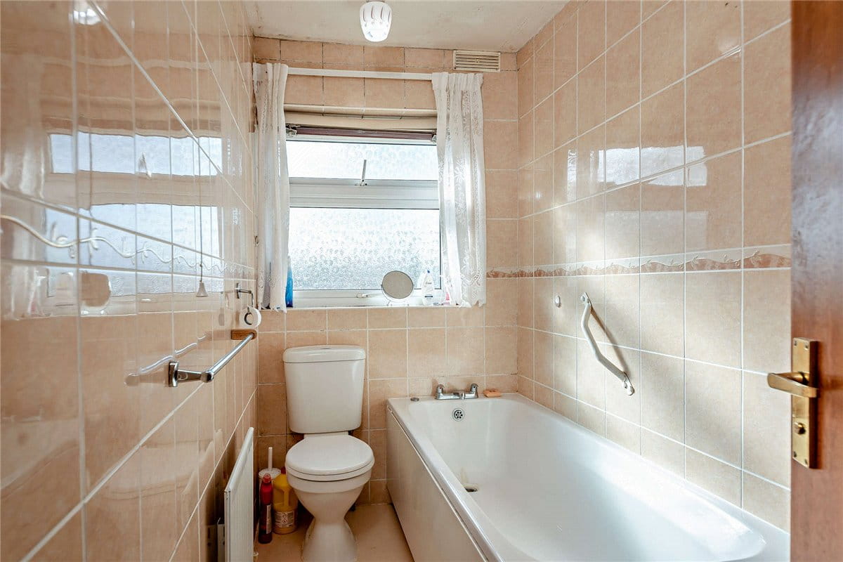 3 bedroom house, Pennys Hatch, Kingsclere RG20 - Sold STC