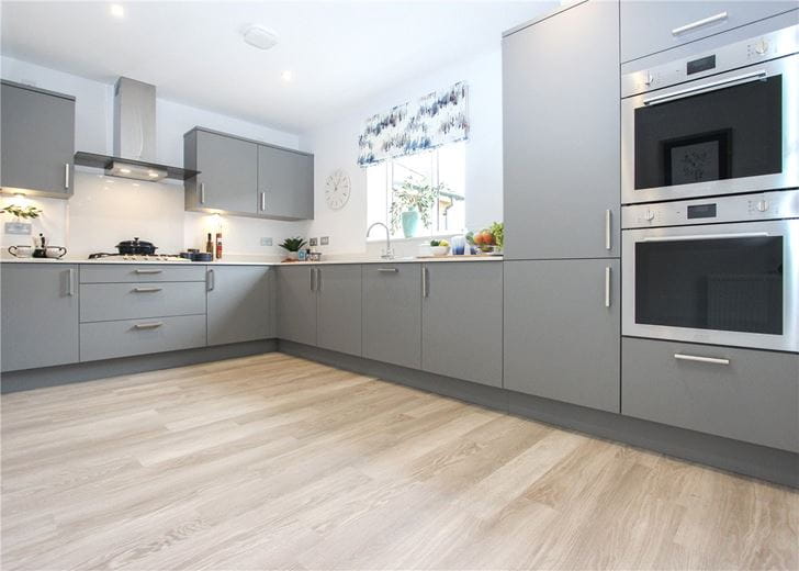 2 bedroom house, Bishops Green, Newbury RG20 - Available