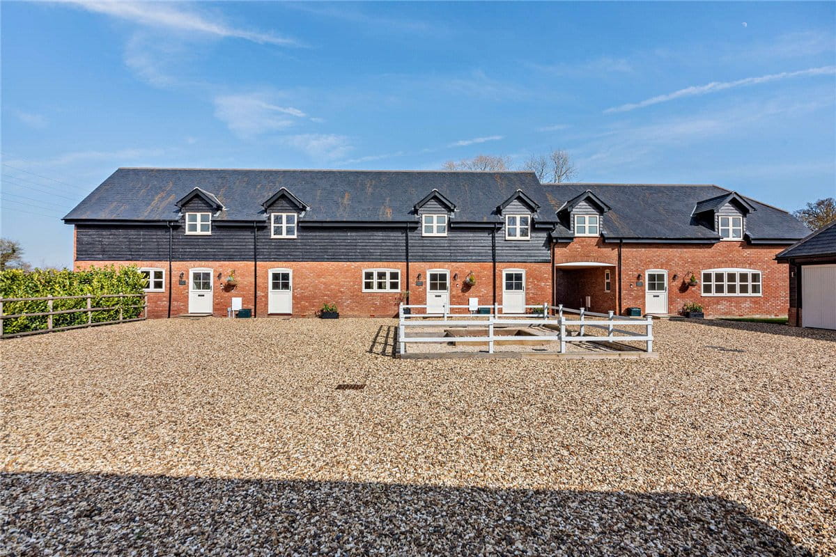 3 bedroom house, Ram Alley, Ashford Hill RG19 - Available