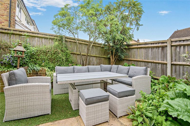 4 bedroom house, King John Road, Kingsclere RG20 - Available