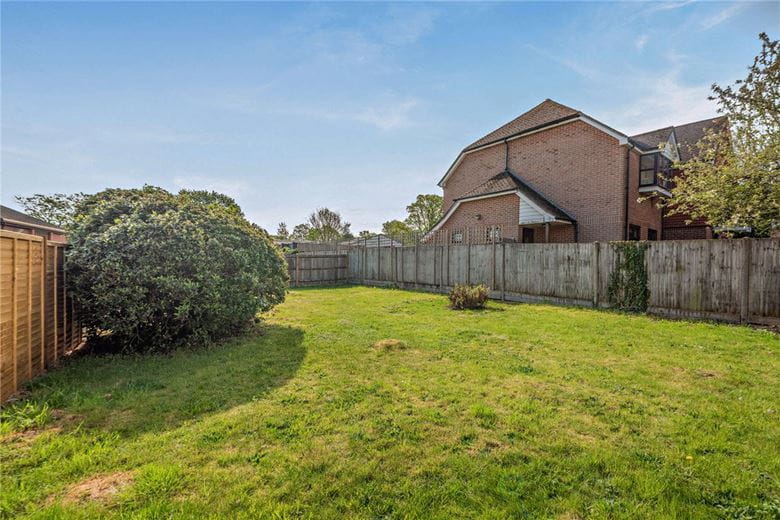 3 bedroom house, Gore End Road, Ball Hill RG20 - Available