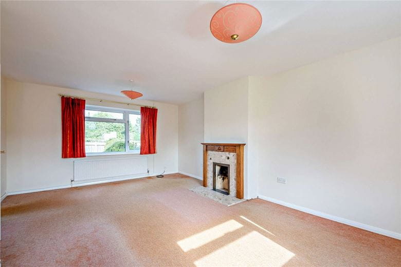 3 bedroom house, Gore End Road, Ball Hill RG20 - Available
