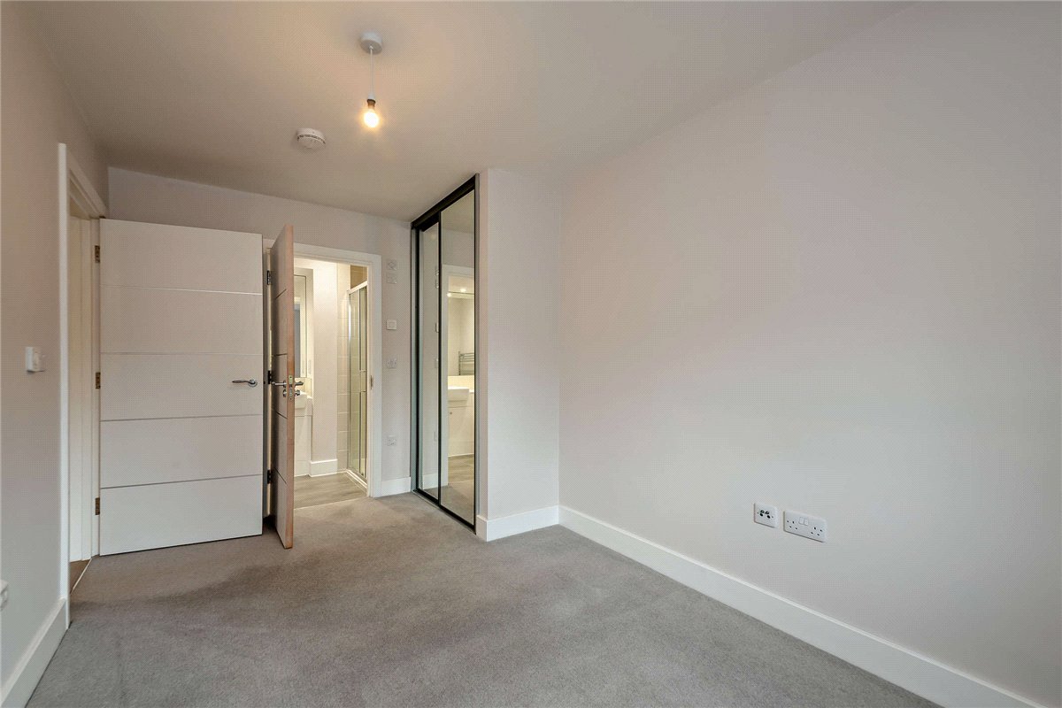 2 bedroom flat, St Marys Road, Newbury RG14 - Available