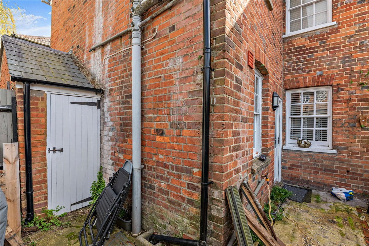 2 bedroom house, Madeira Place, Newbury RG14 - Available