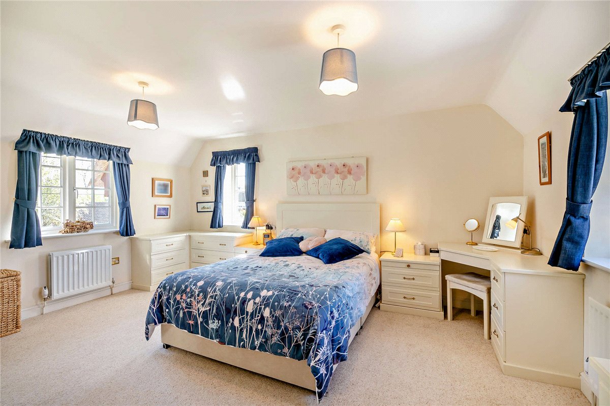 3 bedroom house, Palmers Yard, Ecchinswell RG20 - Available