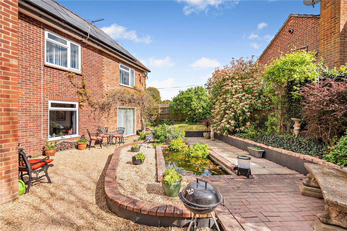 4 bedroom house, George Street, Kingsclere RG20 - Available