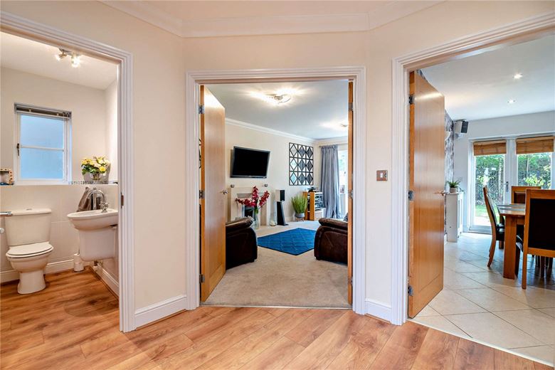 4 bedroom house, Hermitage Green, Hermitage RG18 - Available